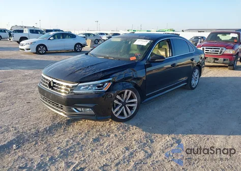 2017 Volkswagen Passat 1.8T Se z USA, uszkodzony, nr VIN 1VWGT7A3XHC008248